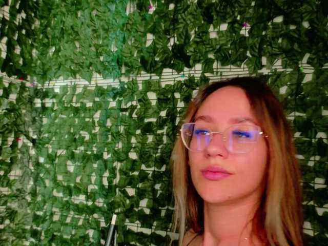 NicoleIris live cam on BongaCams