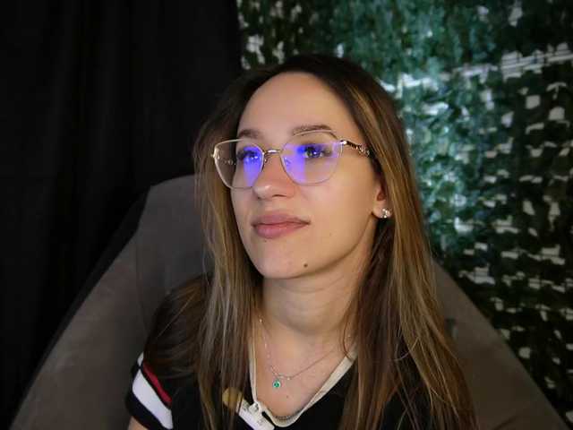 NicoleIris live webcam show