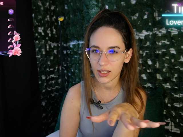 NicoleIris live cam on BongaCams