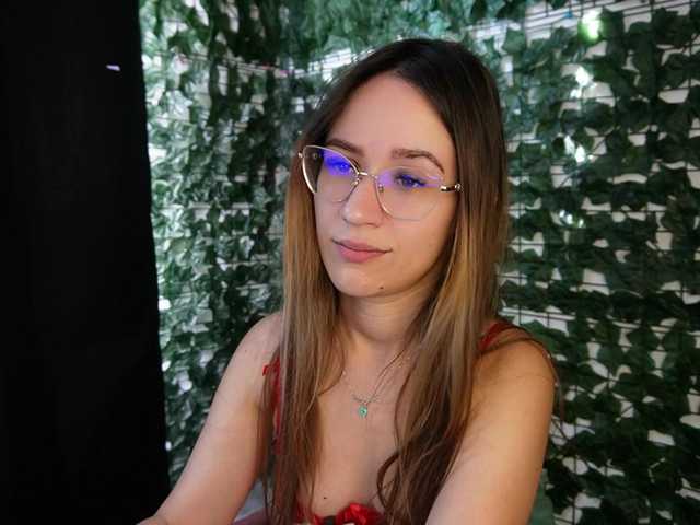 NicoleIris live cam preview