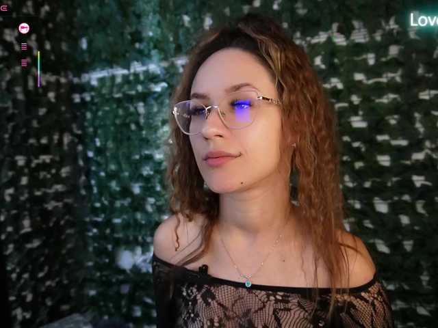 NicoleIris live cam on BongaCams