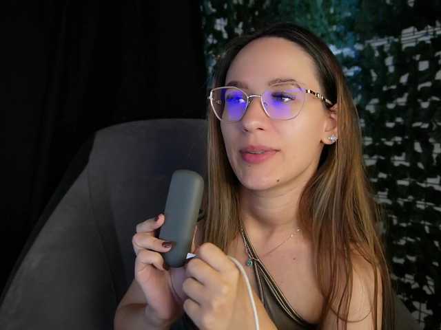 NicoleIris live webcam show