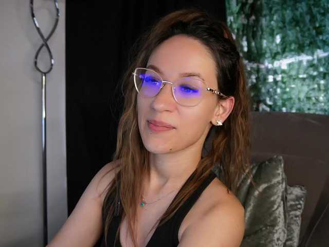 NicoleIris live cam on BongaCams