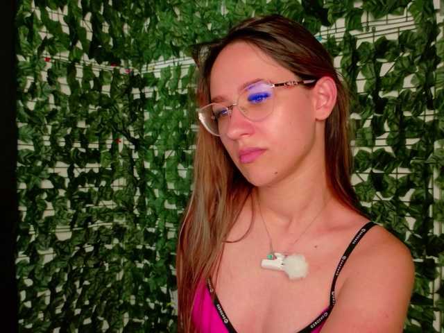 NicoleIris live cam on BongaCams