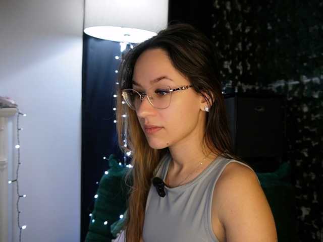 NicoleIris live cam on BongaCams