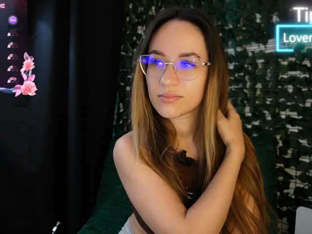 NicoleIris live cam on BongaCams