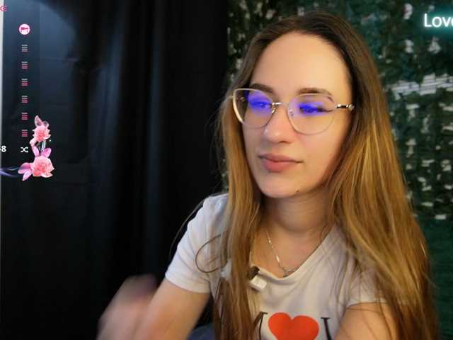 NicoleIris live cam on BongaCams
