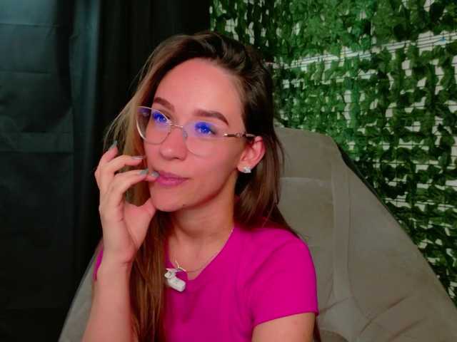 NicoleIris live cam on BongaCams