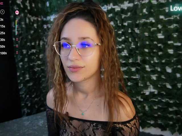 NicoleIris live cam on BongaCams