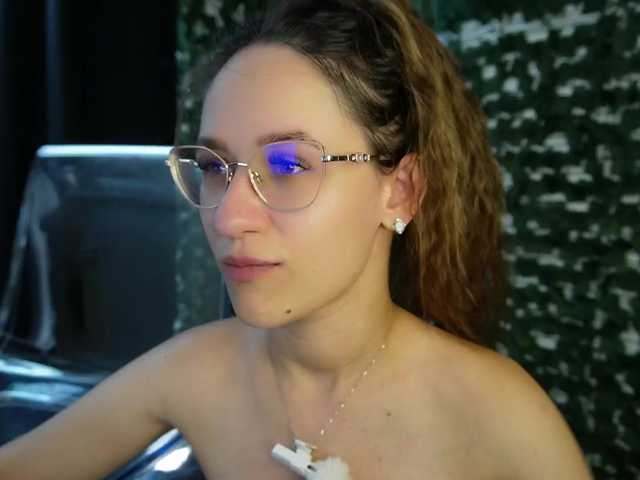 NicoleIris live webcam show
