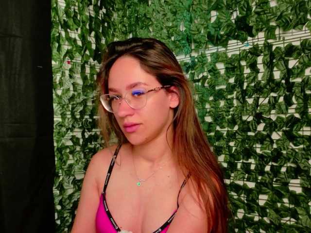 NicoleIris live cam on BongaCams