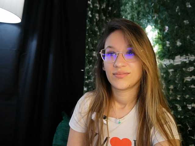 NicoleIris live cam on BongaCams