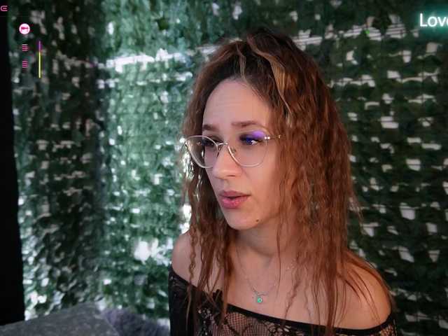 NicoleIris live cam on BongaCams