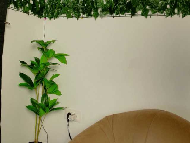 NicoleIris's BongaCams show and profile