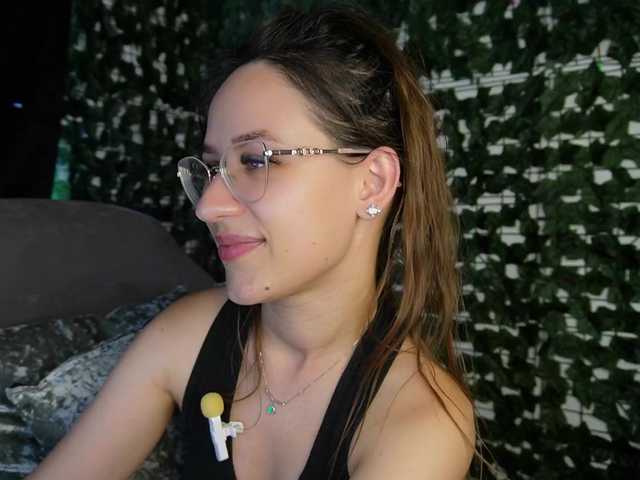 NicoleIris live cam on BongaCams