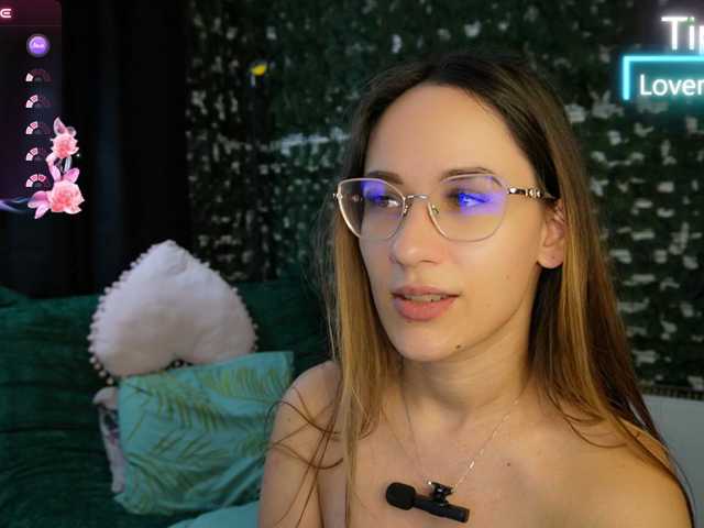 NicoleIris live cam on BongaCams