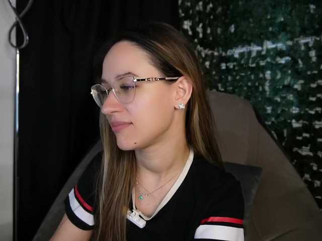 NicoleIris live webcam show