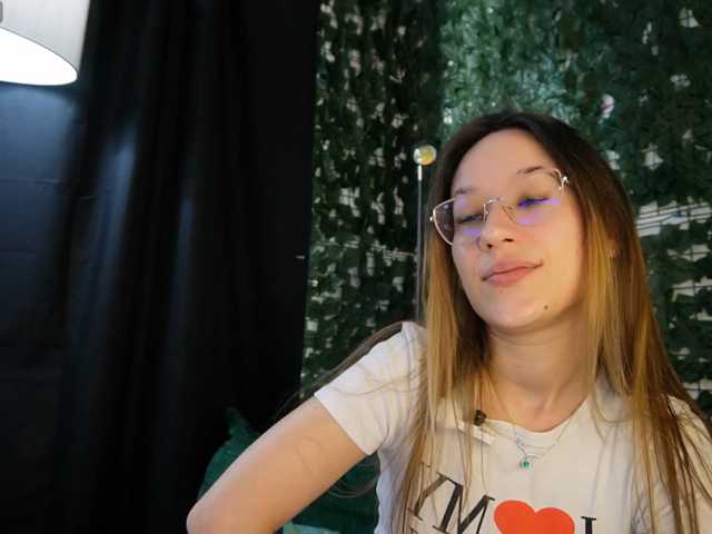 NicoleIris live cam on BongaCams