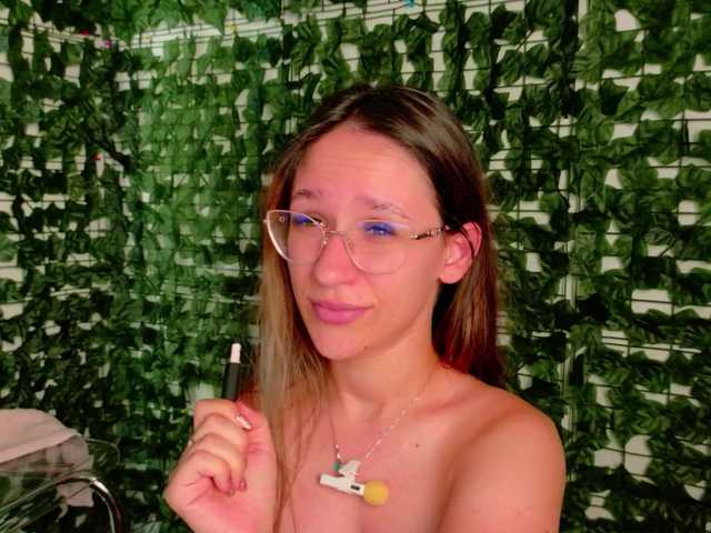 nicoleiris live sex show