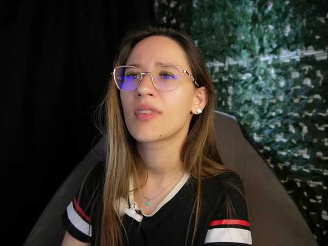 NicoleIris live webcam show
