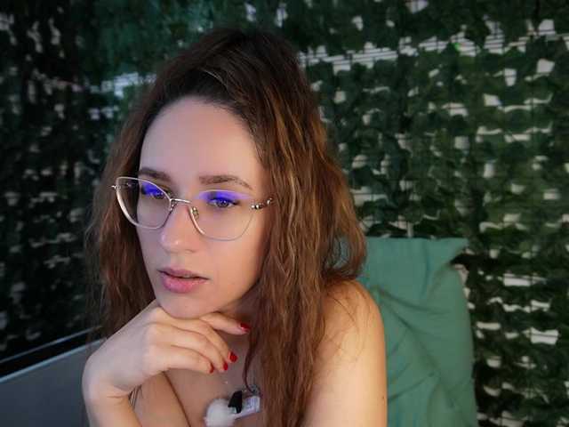 NicoleIris live cam on BongaCams