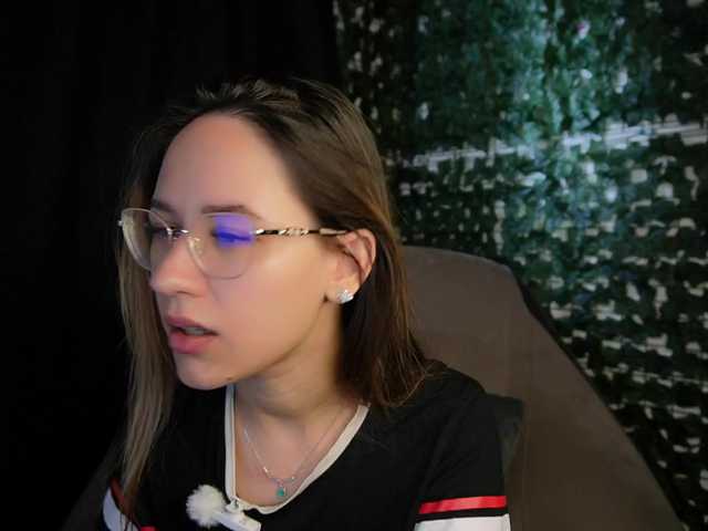 NicoleIris live webcam show