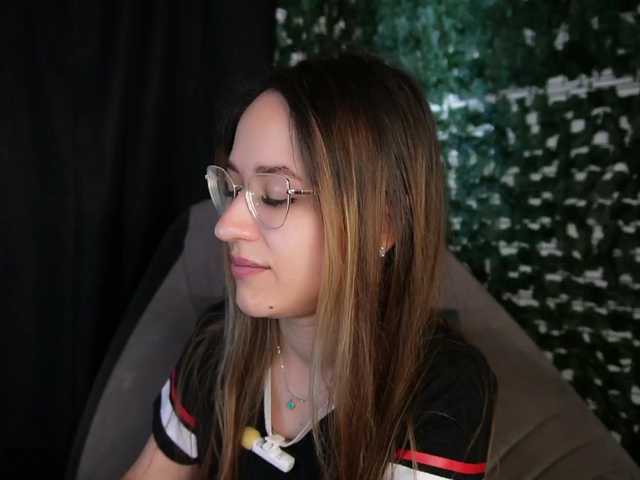 NicoleIris live webcam show