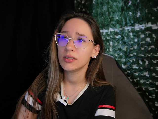 NicoleIris live webcam show