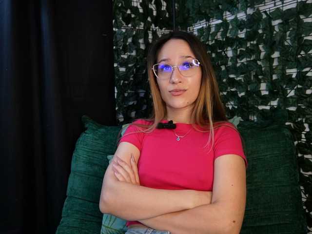 NicoleIris live cam on BongaCams