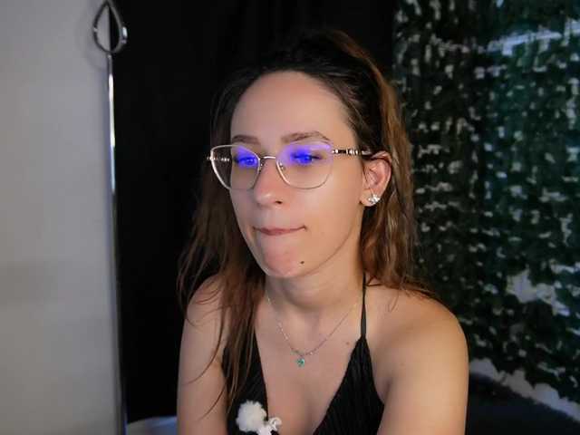NicoleIris live cam on BongaCams