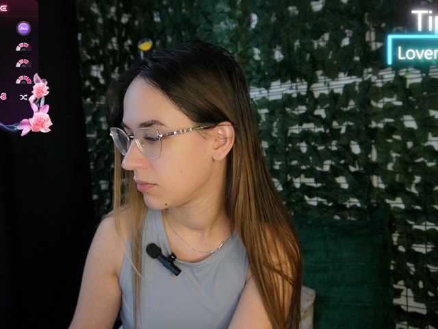 NicoleIris live cam on BongaCams