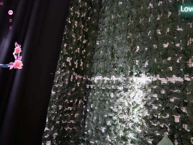 NicoleIris live cam preview