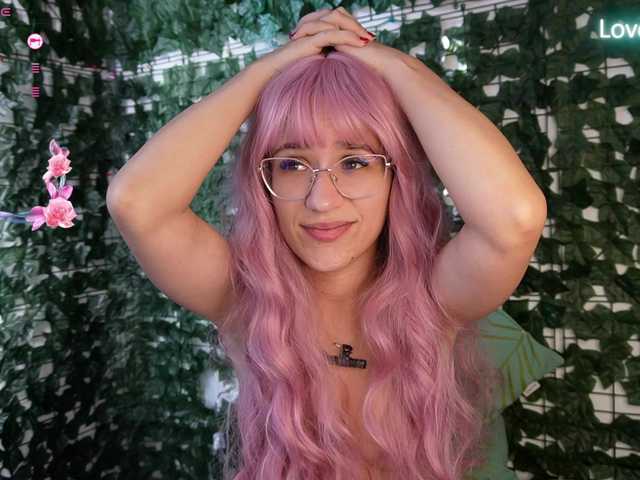 NicoleIris live cam on BongaCams