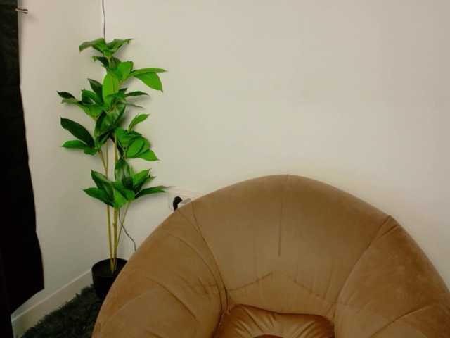 NicoleIris's BongaCams show and profile