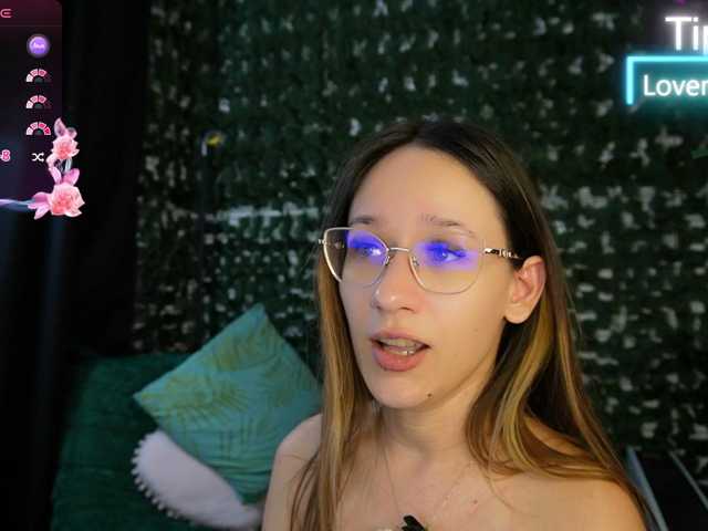 NicoleIris live cam on BongaCams