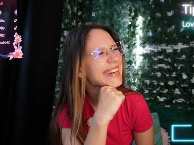 NicoleIris, live now on BongaCams