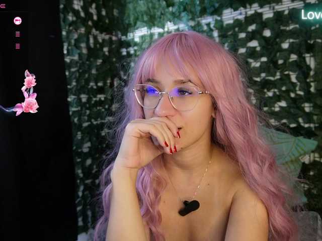 NicoleIris live cam on BongaCams