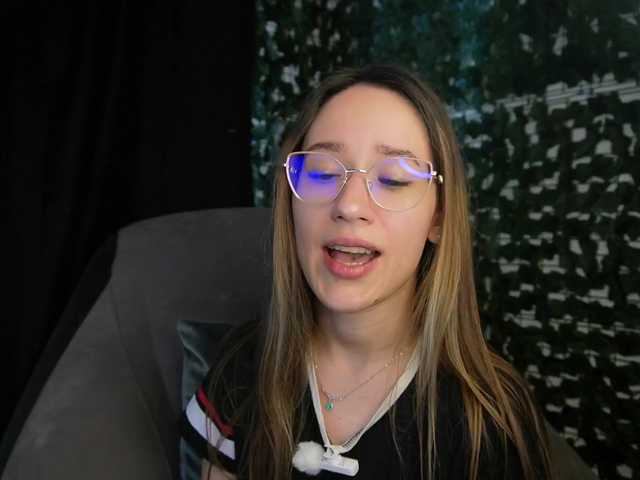 NicoleIris live webcam show