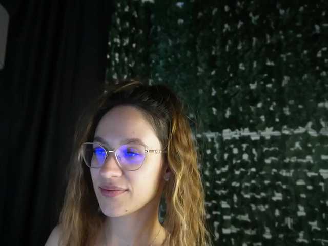 NicoleIris live cam on BongaCams