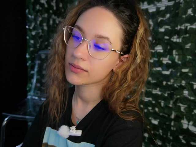 NicoleIris live webcam show