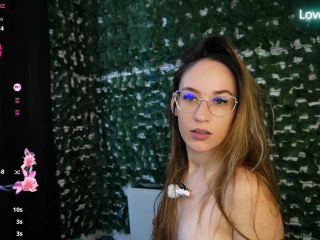 NicoleIris live cam on BongaCams