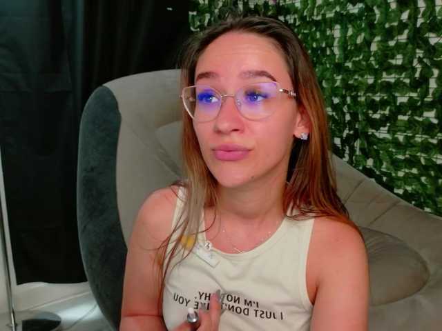 NicoleIris live cam on BongaCams