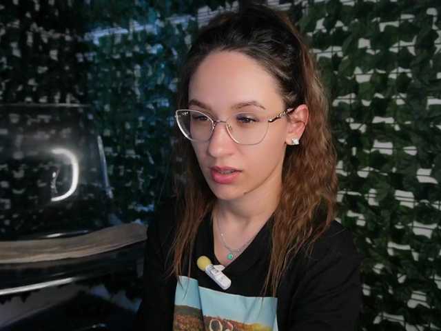 NicoleIris live webcam show