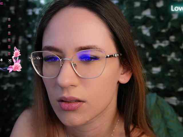 NicoleIris webcam