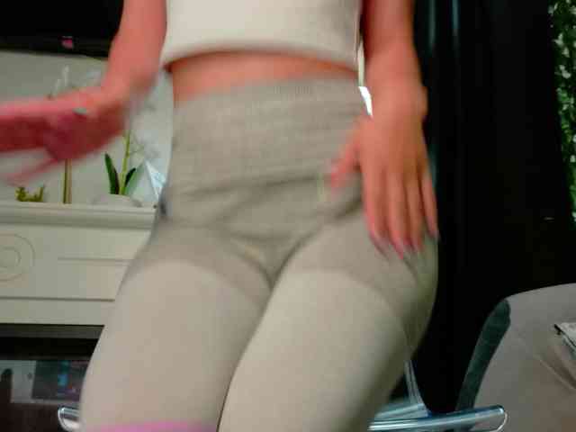 NicoleIris webcam