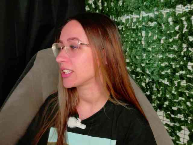 NicoleIris webcam