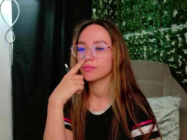 NicoleIris webcam