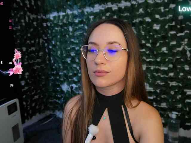 NicoleIris webcam