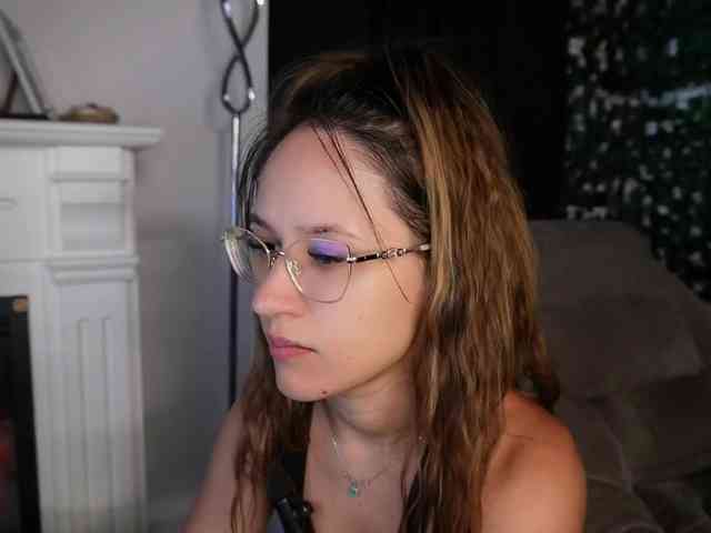 NicoleIris webcam