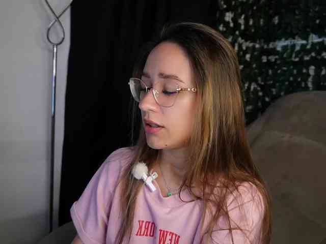 NicoleIris webcam